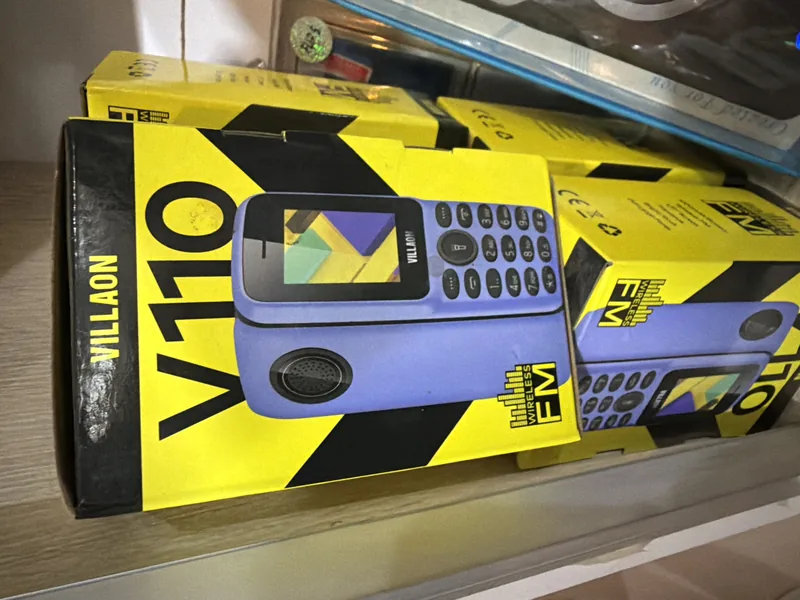 Phone V110